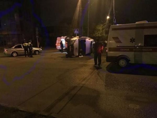 В Ставрополе перевернулась «карета скорой помощи», есть пострадавшие